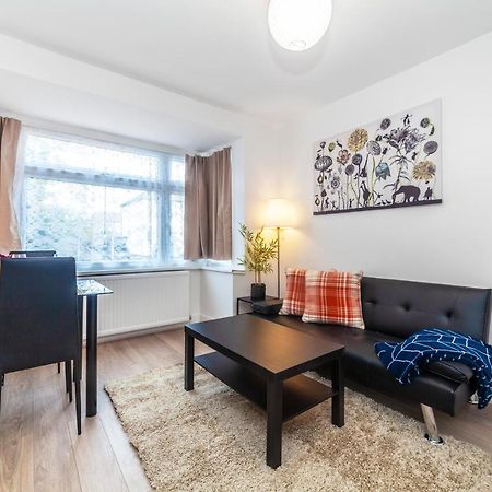 Autonomous 2 Bdr Apartment With Garden And Parking 恩菲尔德 外观 照片